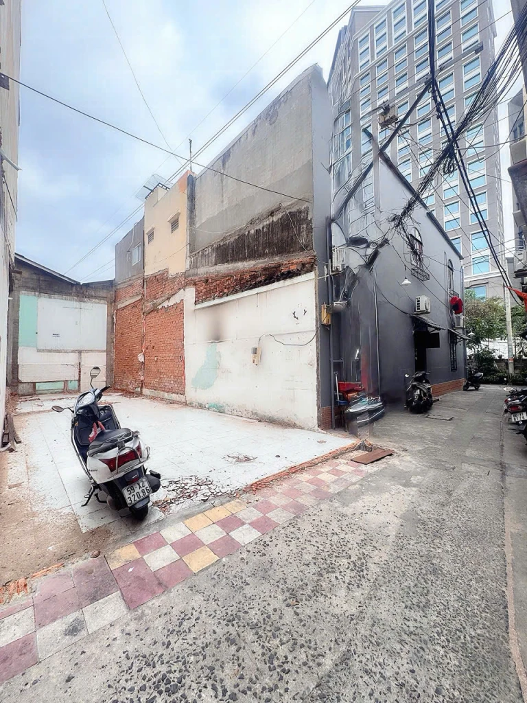 BÁN QUỸ ĐẤT SIÊU HIẾM - MẶT TIỀN HXH Đ.PHẠM VIẾT CHÁNH,P. NGUYỄN CƯ TRINH, QUẬN 1 -NGANG LỚN 4,6M*15.3M DT 69M2 - CHỦ TẶNG GPXD 5 TẦNG - GIĂNG GIANG:0938676685