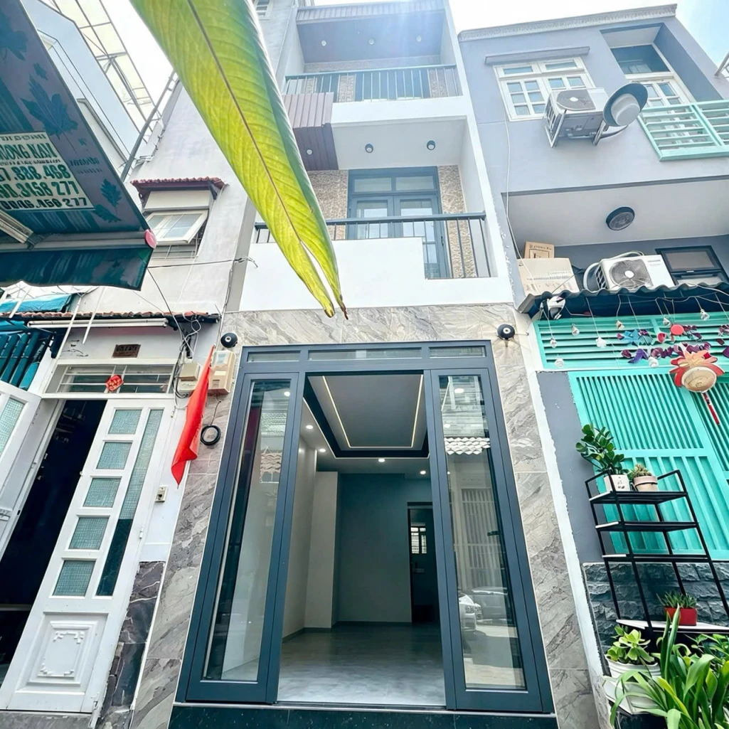 bán nhà thiết kế Luxury house  
ngay sát mặt tiền Q4 NGAY CẠNH Q1 Q2.. 5Đ