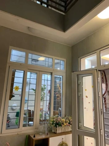 CHO THUÊ NHÀ NGÕ 90 NGUYỄN HOÀNG TÔN – TÂY HỒ – 4PN – CHO Ở HỘ GIA ĐÌNH - CÓ SÂN – 12TR/TH