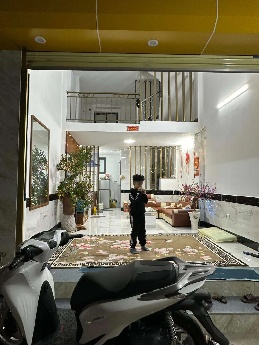  Cho thuê nhà nguyên căn 3 tầng + 1 lửng- 5.5tr/ tháng