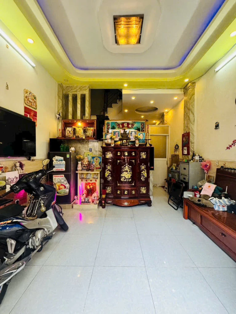 Bán nhà đẹp khánh hội q4  ngay mặt tiền