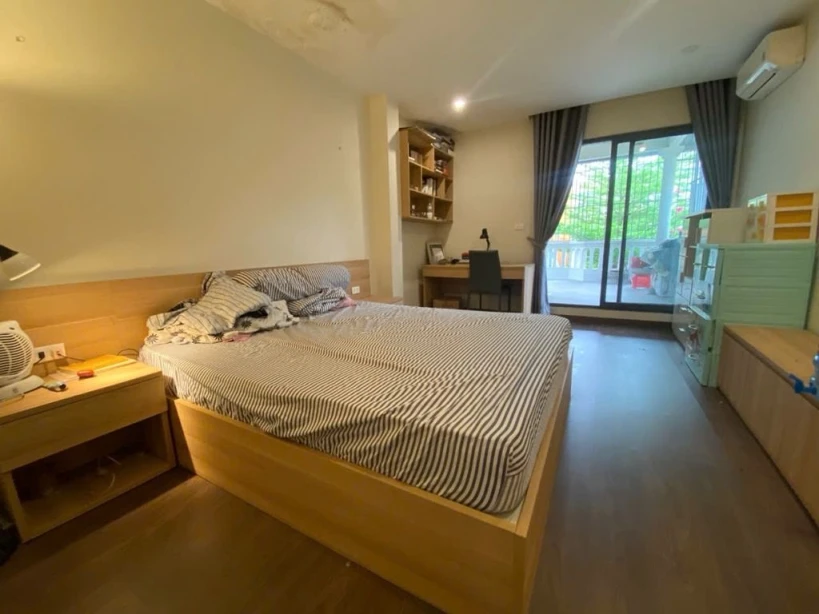 Bán 52M lạc trung tặng nhà lô góc ô tô vào nhà hai bà trưng