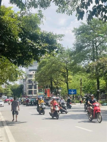 Siêu hiếm mặt phố thanh nhàn bán 48M tặng nhà 1 mặt phố 1 mặt ngõ ô tô tránh hai bà trưng