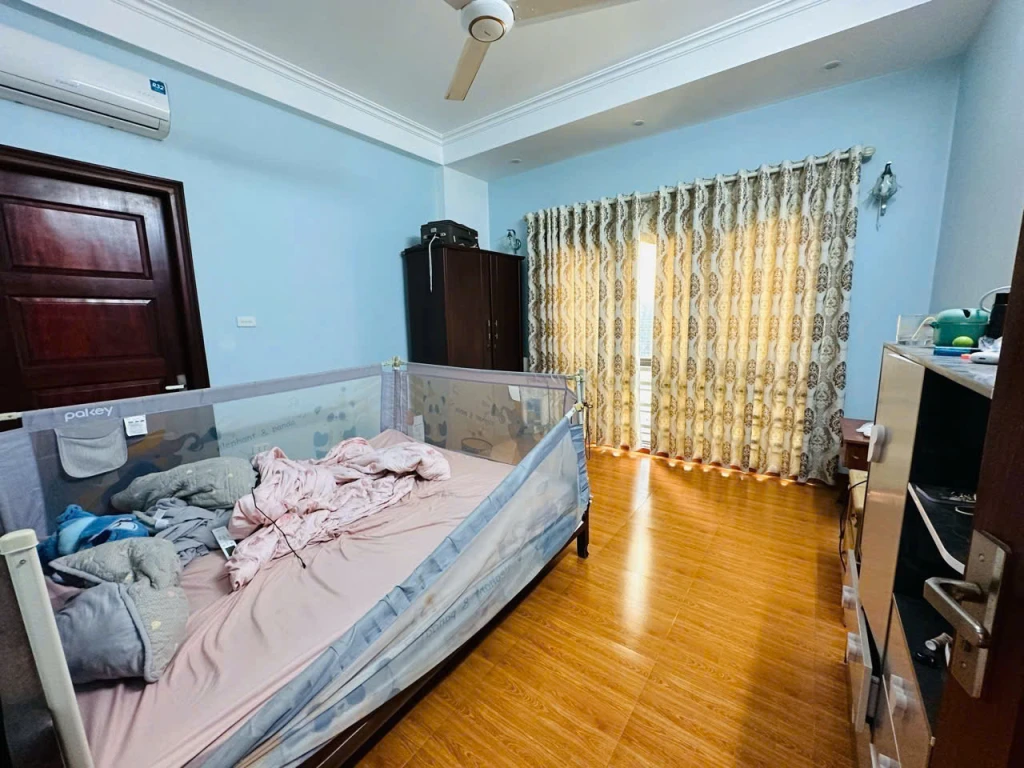 Bán nhà mặt phố sông sét 5 tầng dân xây ở ngay lô góc hoàng mai