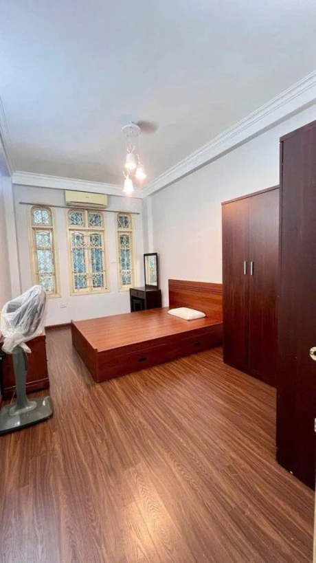 Bán nhà đường hoàng mai 4 tầng dân xây ô tô đỗ cửa lô góc