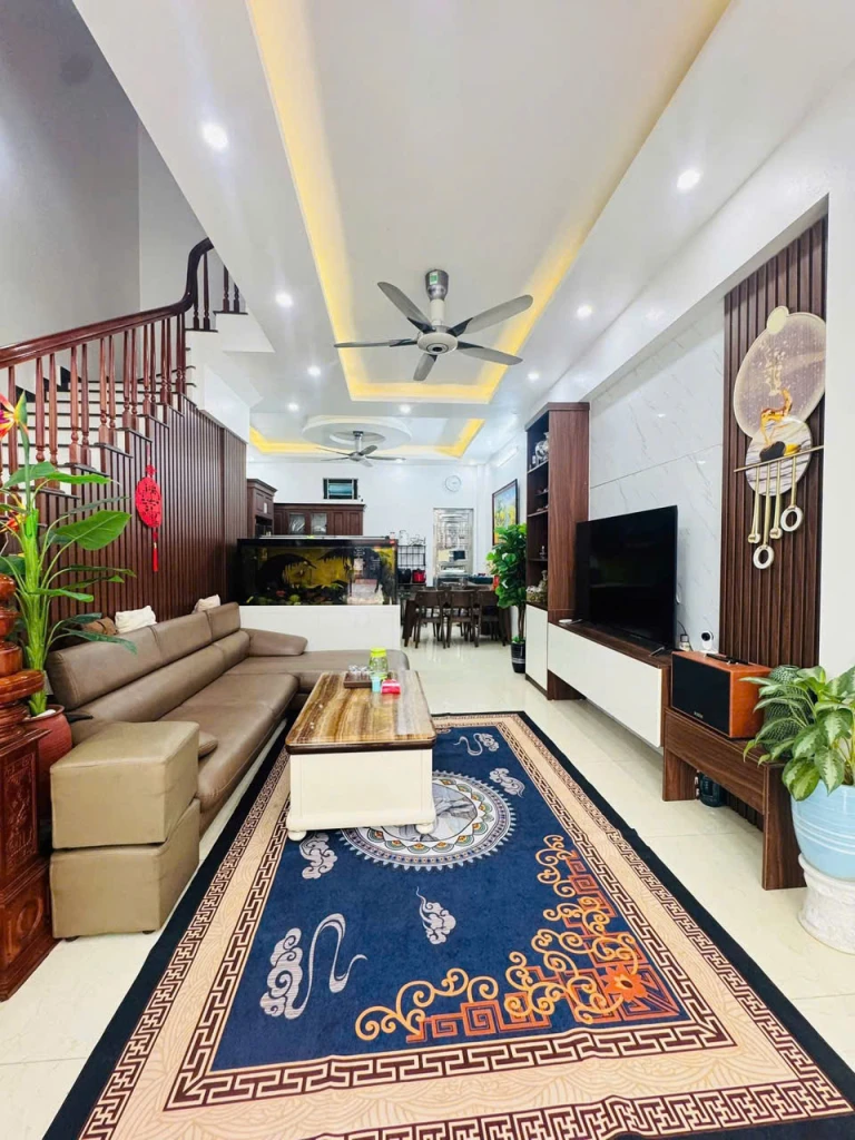 Bán nhà 3 tầng dân xây trong khu đô thị 379, nhà rộng 65m2, mặt tiền 5m