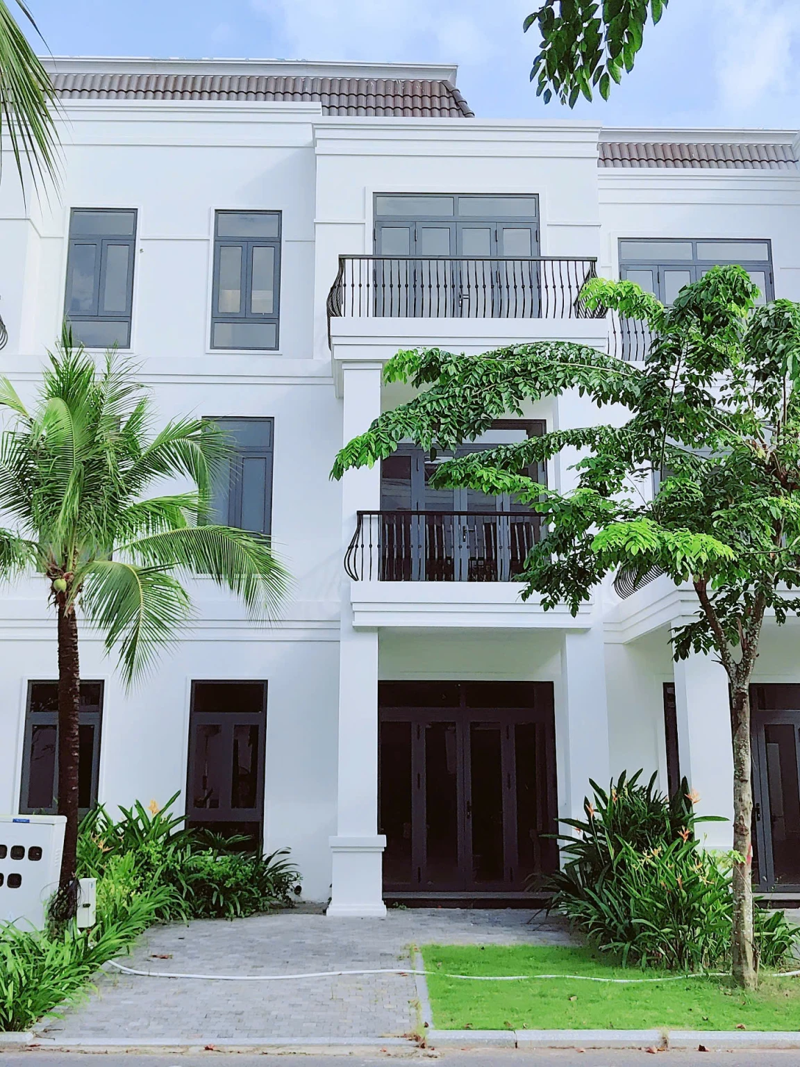 CƠ HỘI SỞ HỮU BIỆT THỰ GIÁ RẺ CHƯA TỪNG CÓ, CHỈ 4 TỶ 189TR TẶNG TOÀN BỘ NỘI THẤT