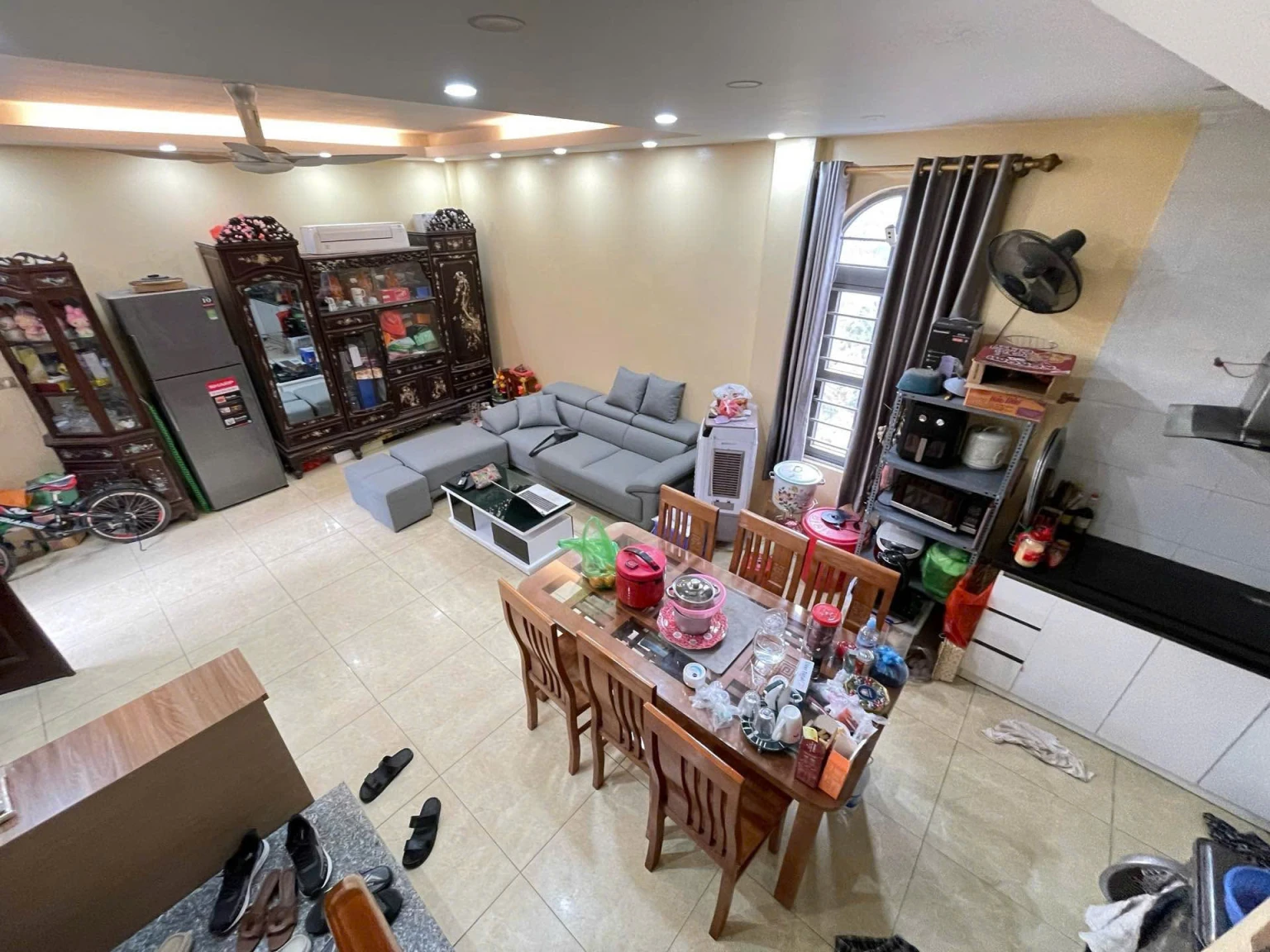 Bán gấp nhà 6T,gần Nguyễn Văn Huyên nhỉnh 11 tỷ,  oto lùi cửa, sổ đỏ A4 sẵn sàng