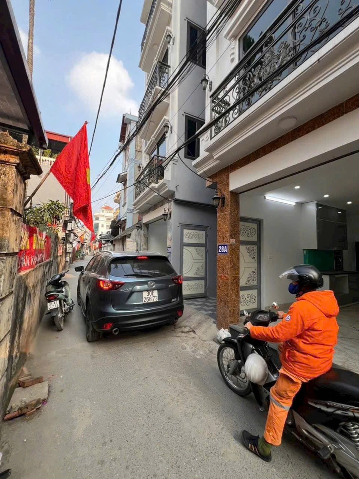 Chỉ hơn 11 tỷ có ngay nhà 6 tầng Cầu Giấy, ô tô đỗ cửa, 2 thoáng vĩnh viễn