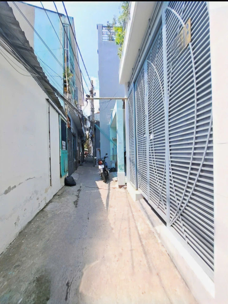 Hẻm bagac_40mv_Hơn 3 Đồng vào ở ngay._sồ riêng. khu yên tỉnh sạch sẽ .Huỳnh tấn phát gần Bigc Q7