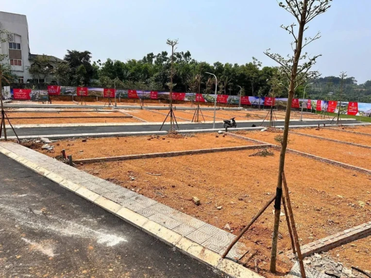 BÁN NHANH LÔ ĐẤT HOÀ LẠC VỊ TRÍ ĐẸP, GIÁ ĐẦU TƯ