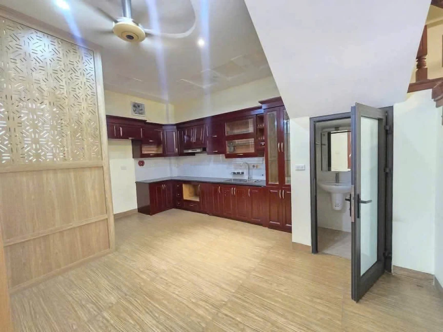 🔥🔥 PHỐ TRẠM – NHÀ ĐẸP 6 TẦNG – FULL NỘI THẤT – CHỈ 11,X TỶ 🔥🔥
🏡 42M² × 6 TẦNG – NGÕ THÔNG – GẦN CẦU VĨNH TUY – AEON MALL LONG BIÊN 🏡