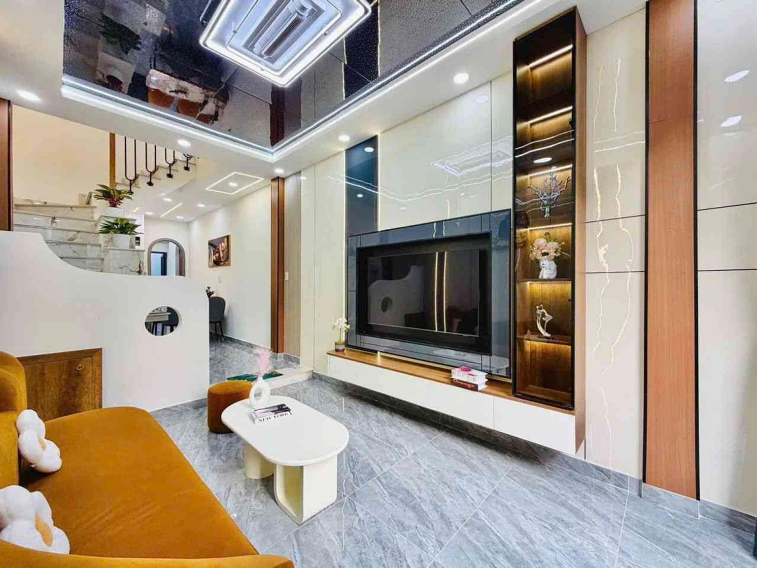 XÃ LỖ THU HỒI VỐN NHÀ HOÀNG BẤT ĐẠT 40m2,2 TẦNG,3PN,4WC,HXH,CHỈ 5,05 TỶ.