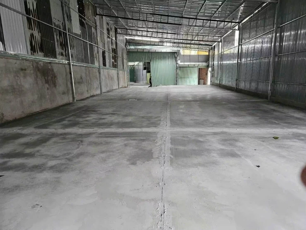 Cho thuê xưởng Xuân thới thượng 500m2 giá 20 triệu đường 12m