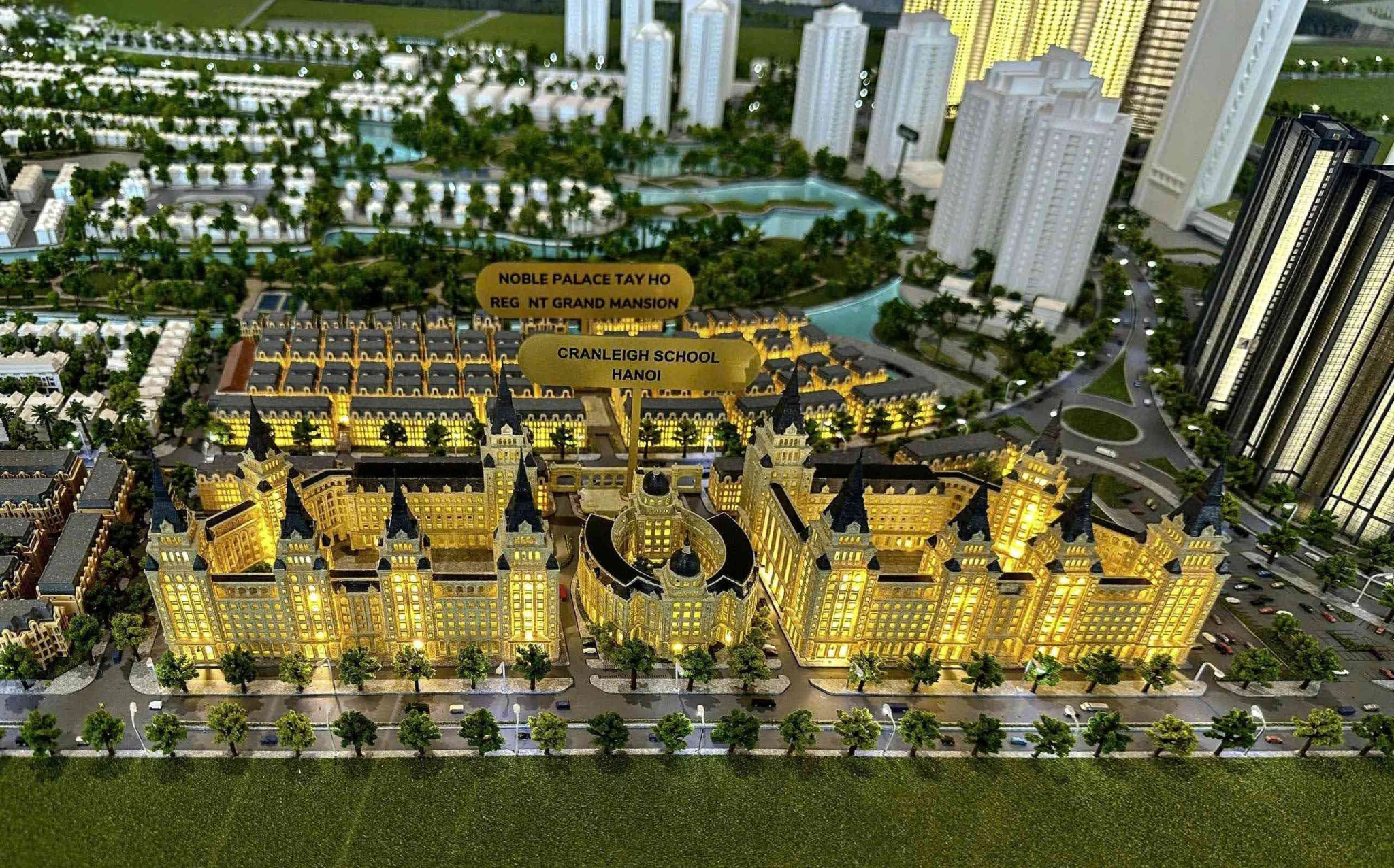 Trường Anh Quốc Cranleigh - Suất nội bộ shophouse cạnh cổng trường - Đẹp - Hiếm
