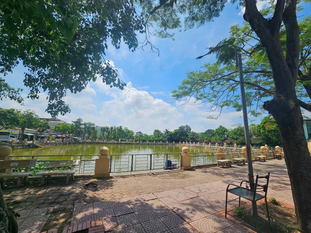 Giá tốt nhất khu vực Huỳnh Cung Linh Đàm, 33m 5 tầng