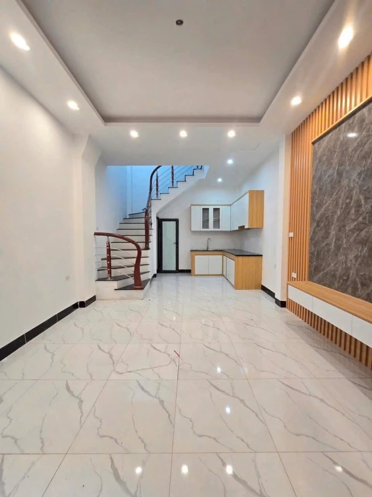 Hữu Hoà - Căn lô góc, đường to ngõ rộng, 3 mặt thoáng