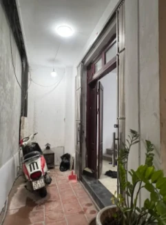 Bán nhà Lạc Long Quân, diện tích 43m².