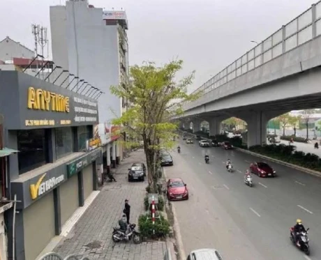 PHẠM VĂN ĐỒNG -- 5 MÉT RA PHỐ -- MẶT TIỀN RỘNG -- XÂY VĂN PHÒNG CỰC ĐỈNH