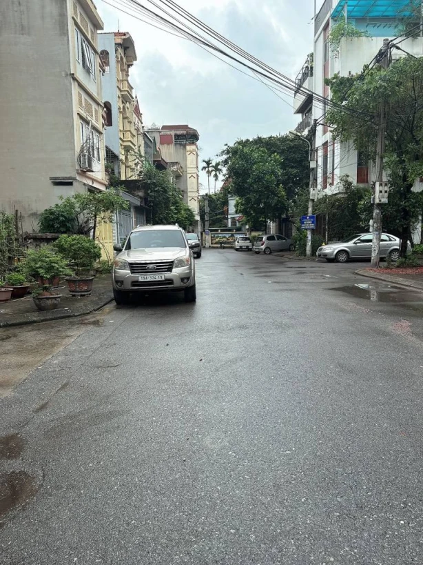 BÁN NHÀ DÂN XÂY – PHỐ HOA LÂM, VIỆT HƯNG 35M2- Ôtô Đỗ Cửa -NgõThông - Gần Trường Học ,Chợ...