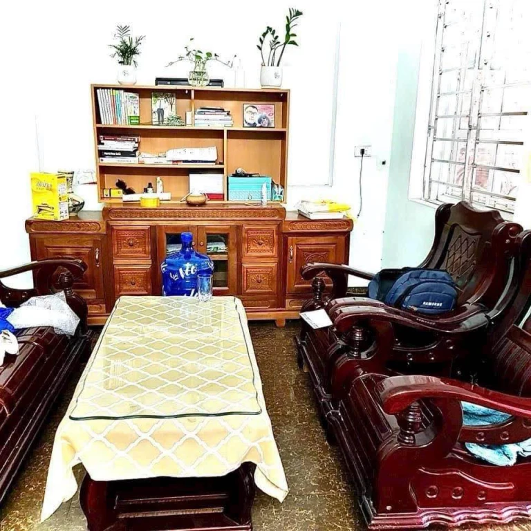 Bán Nhà 2,5 tầng cột 8 NVC Hạ Long Quảng Ninh