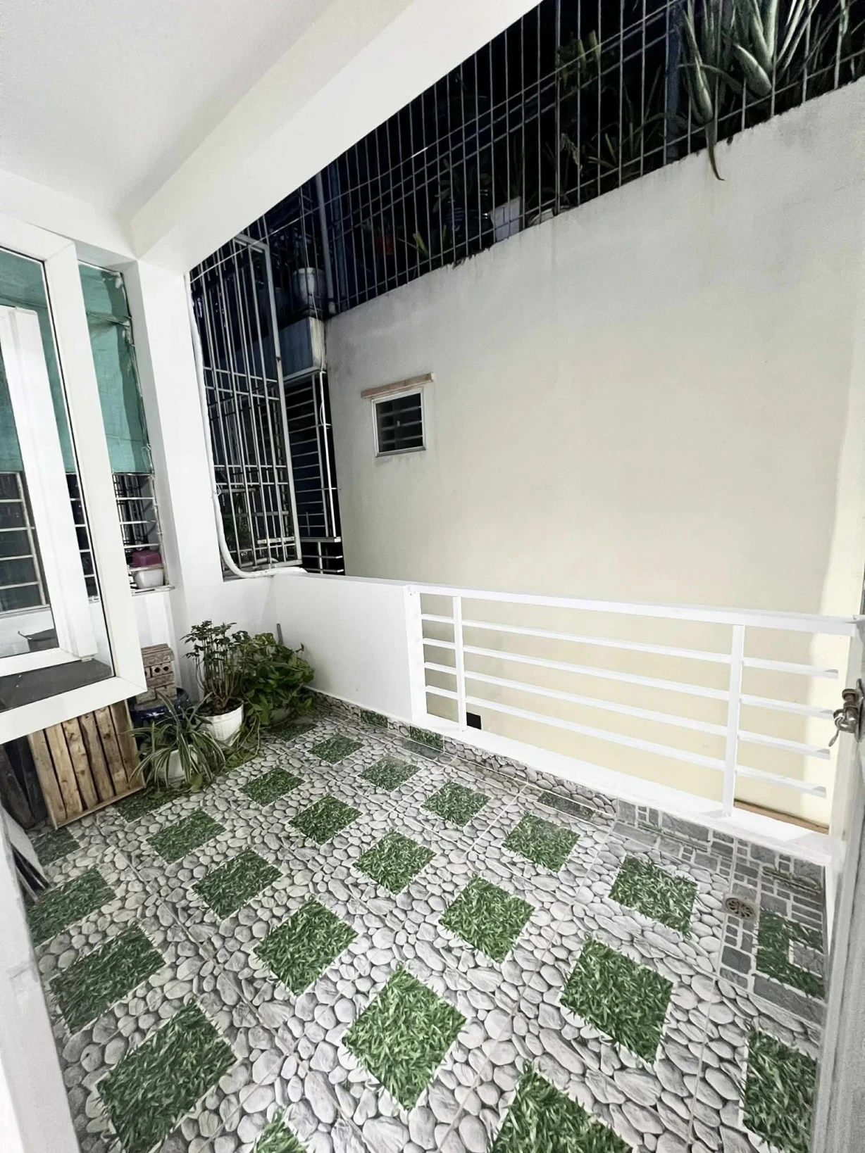 TRUNG TÂM CẦU GIẤY - NGÕ NÔNG RỘNG - 2 MẶT THOÁNG TRƯỚC ,SAU - XUNG QUANH TOÀN TRƯỜNG ĐH LỚN
