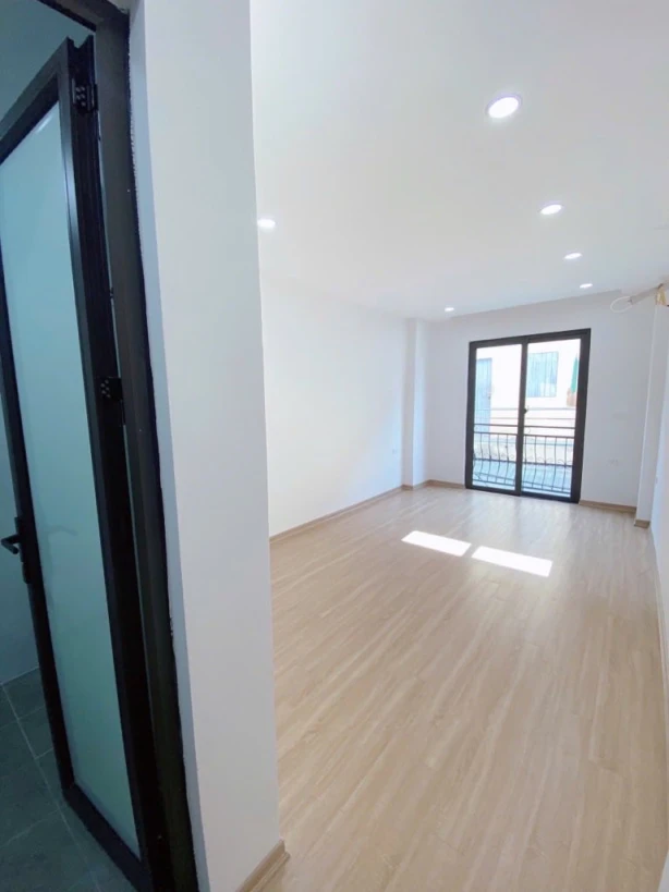 Bán nhà Đại Mỗ. Nhà xây mới, gần ô tô, bán kính 200m full tiện ích, trường cấp 1,2,3 .