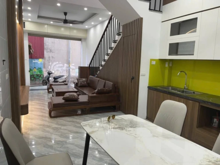 Chính chủ bán nhà lô góc 5 tầng khu tái định cư Quỳnh Đô- Ô tô lùi cửa- chỉ 20m ra trục đường chính- cách Phan Trọng Tuệ chỉ 1km. (Cam kết ảnh thật 100%)