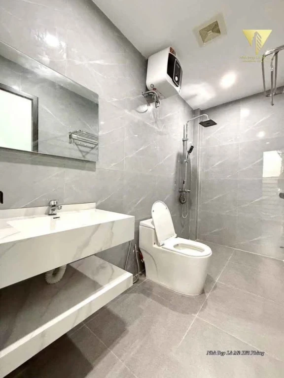 Nhà xây mới 3 tầng phố Chợ Hàng lô góc