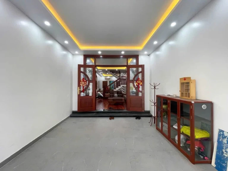 Nhà 3 tầng dân xây tuyến 2 Trung Lực