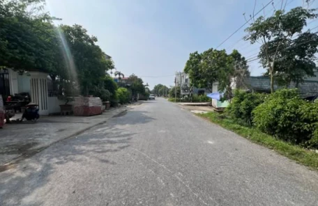BÁN ĐẤT ĐÔNG LONG tim đường vào đất 21m.