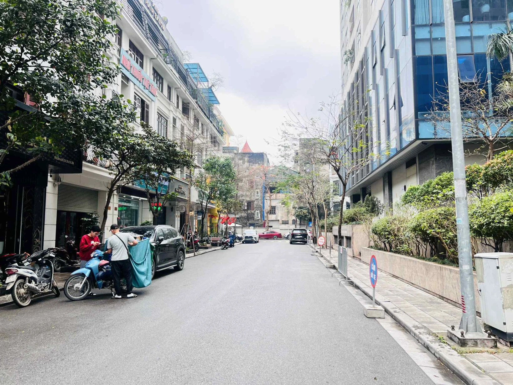 NHÀ 8 TẦNG THANG MÁY – PHÂN LÔ VIP NGUYỄN TUÂN – ÔTÔ TRÁNH – VỈA HÈ – KINH DOANH ĐỈNH