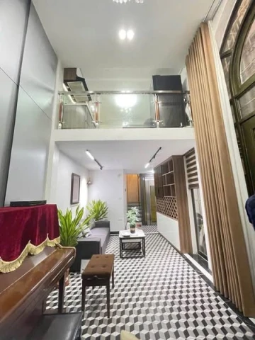 NHÀ ĐẸP ĐỐNG ĐA- 6 TẦNG THANG MÁY - GẦN PHỐ - 2 MẶT THOÁNG - FUN NỘI THẤT - 10,5 TỶ