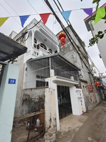 Nhà sẵN 81m2 , 2.5 tầng x 4 phòng ngủ