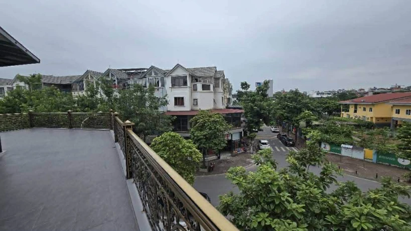 liền kề lô góc Thạch Bàn, 145m x 5 tầng, mặt tiền 22m, vỉa hè rộng, 2 mặt đường 13m