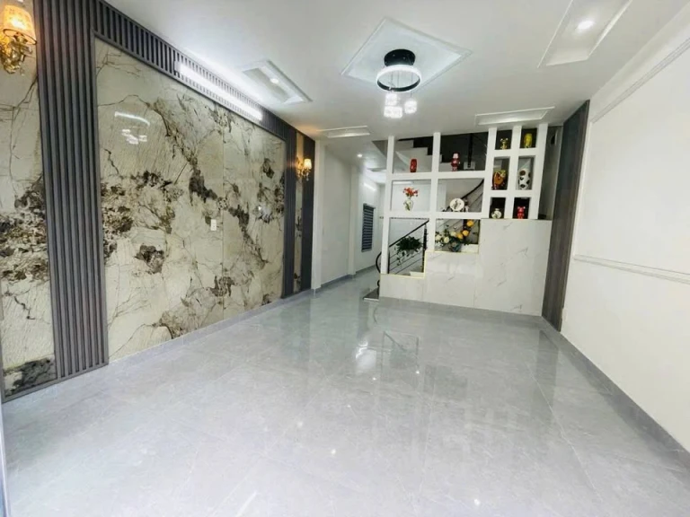 -nhà mới mặt ngõ đằng hải ngõ to oto ra vào đỗ cửa hay vào nhà đều đẹp,kinh doanh nail mi... đều đẹp (gần lê hồng phong)