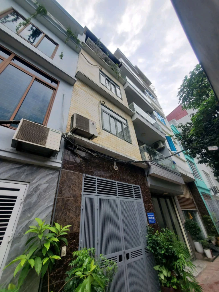 Bán nhà Bát Khối,Cổ Linh 4 tầng,45m,mt3.6m oto đỗ cửa nhỉnh 8 tỷ