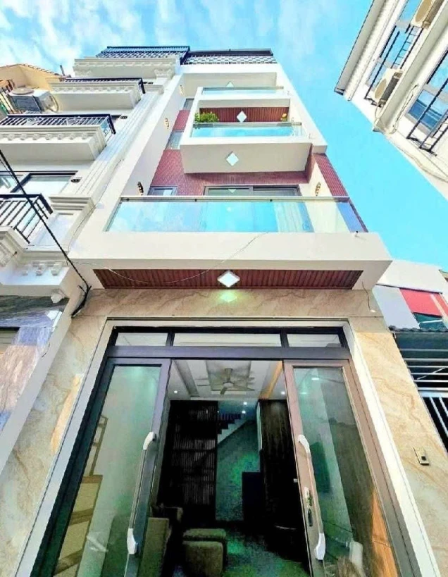 Bán nhà Hoa Lâm,Việt Hưng 5 tầng,35m,mt3.7m gần oto nhỉnh 8 tỷ