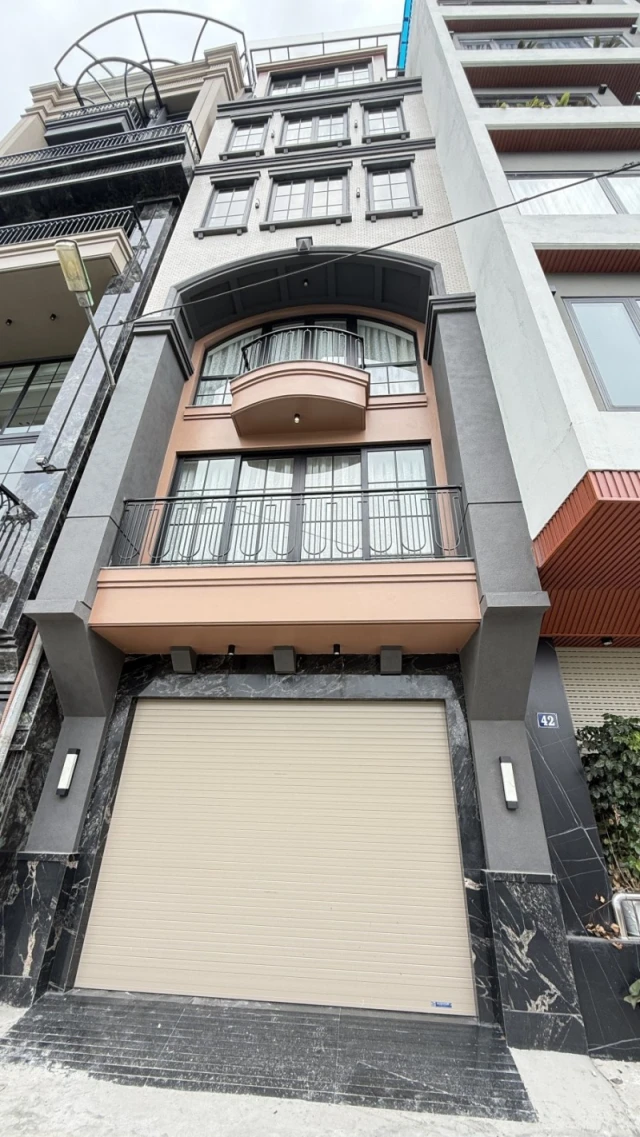Bán nhà mặt hồ Nguyễn Văn Cừ,Long Biên 7 tầng,75m,mt4m oto tránh nhỉnh 39 tỷ