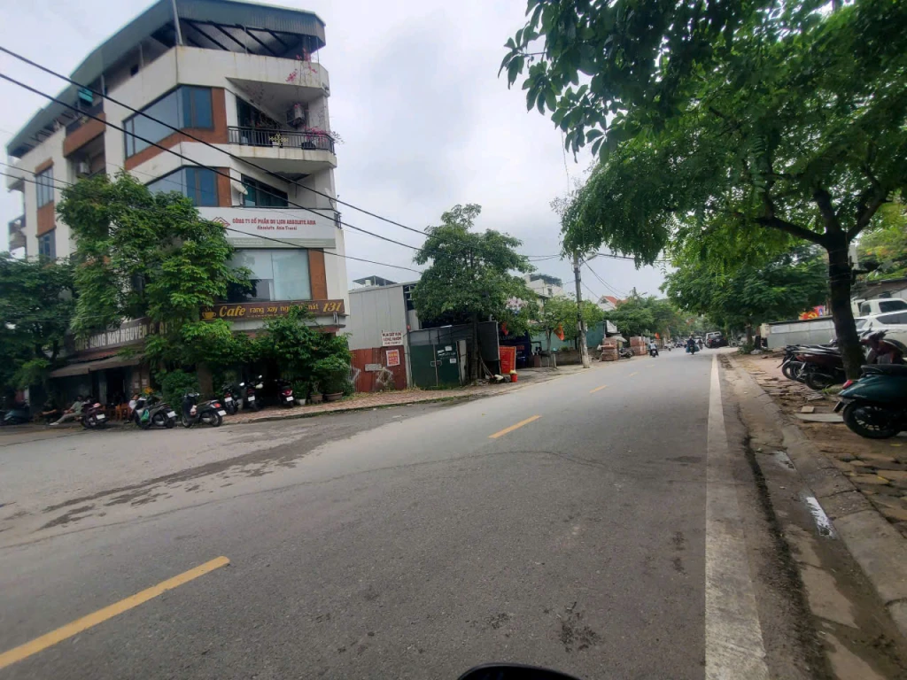 Bán nhà mặt phố Ái Mộ,Bồ Đề 5 tầng,80m,mt19m vỉa hè,kinh doanh nhỉnh 30 tỷ