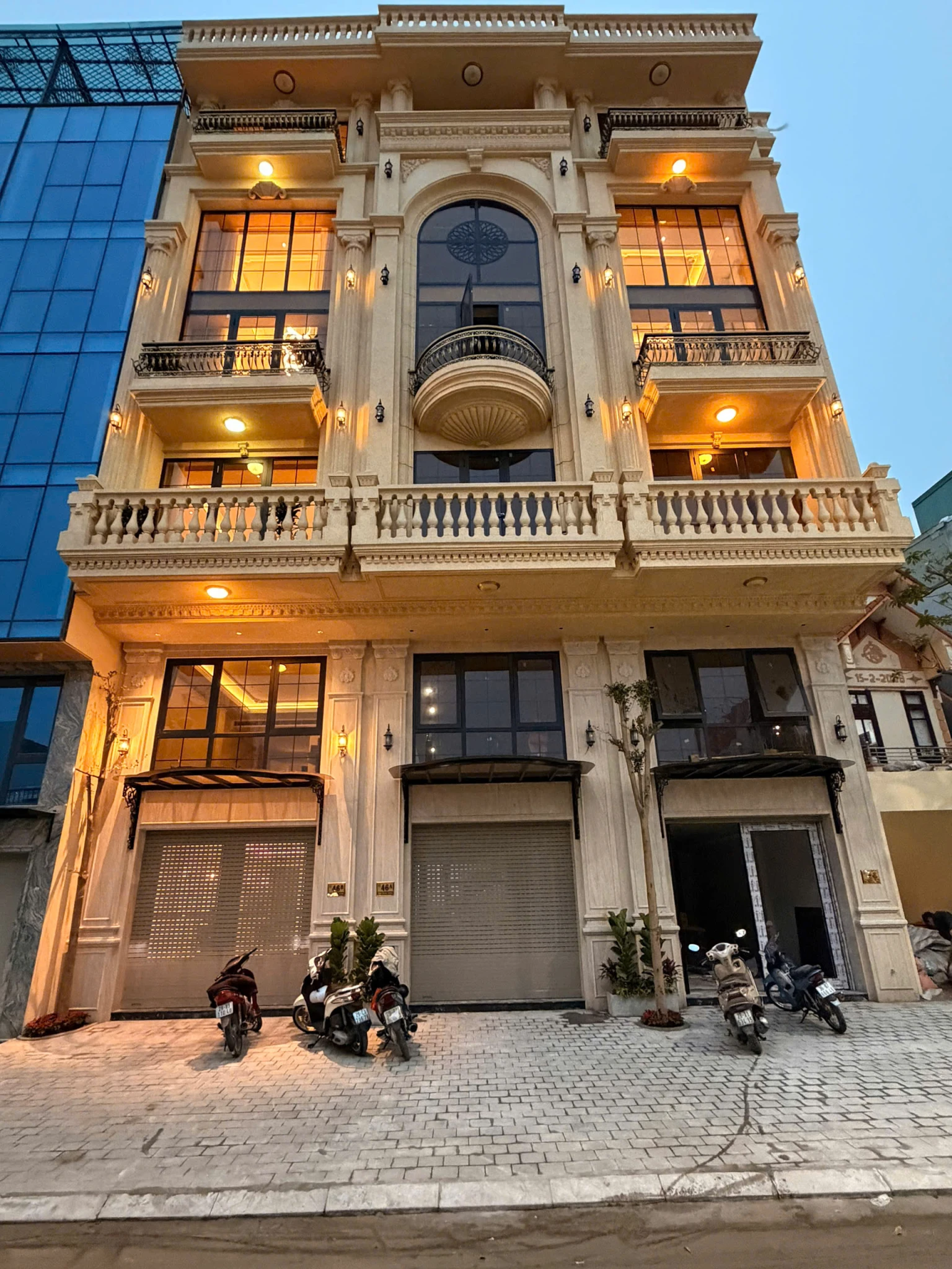 Bán nhà mặt phố Đàm Quang Trung,Long Biên 8 tầng,71m,mt4.6m vỉa hè,kinh doanh nhỉnh 27 tỷ