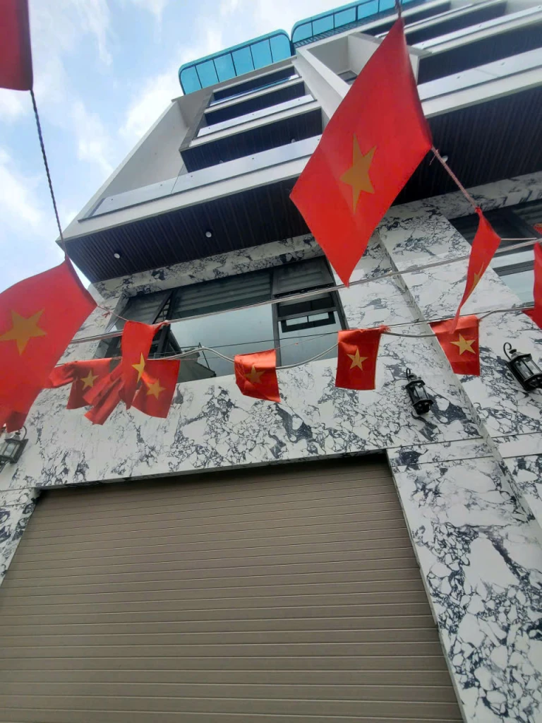 Bán nhà Ngọc Trì,Thạch Bàn 5 tầng,50m,mt5.2m oto đỗ cửa nhỉnh 9 tỷ