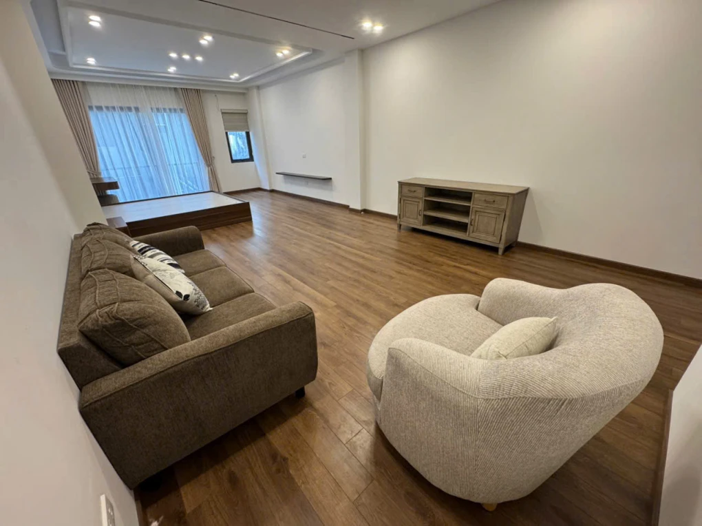 Bán nhà Nguyễn Sơn,Long Biên 6 tầng,76m,mt4.5m oto vào nhà nhỉnh 19 tỷ