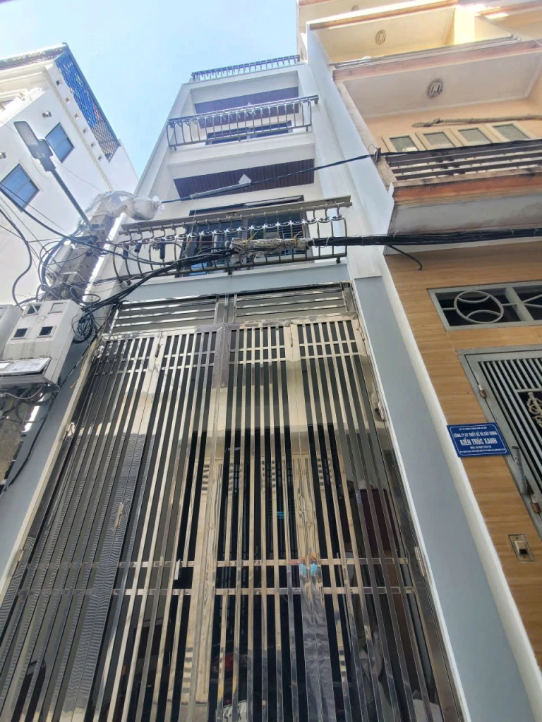Bán nhà Sài Đồng,Long Biên 4 tầng,50m oto đỗ cổng nhỉnh 8 tỷ