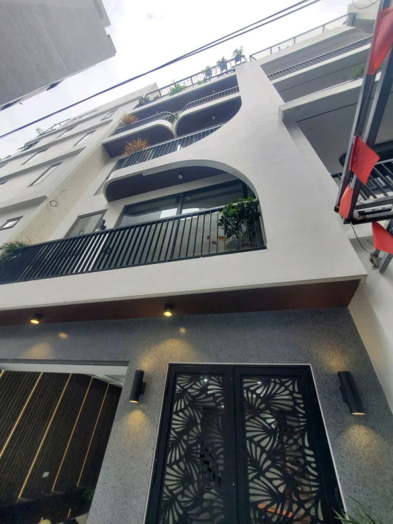 Bán nhà Thạch Bàn,Long Biên 6 tầng,51m,mt5.5m oto đỗ cổng nhỉnh 9 tỷ
