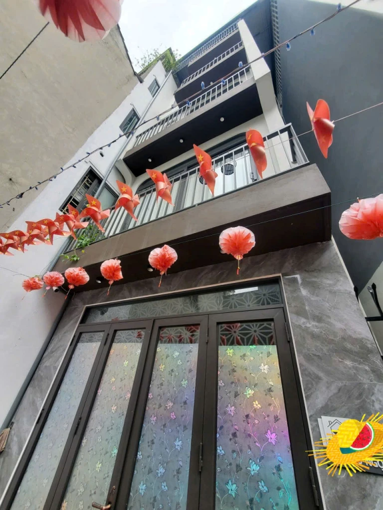 Bán nhà Thạch Bàn,Long Biên 5 tầng,37m,mt5.1 gần phố nhỉnh 6 tỷ