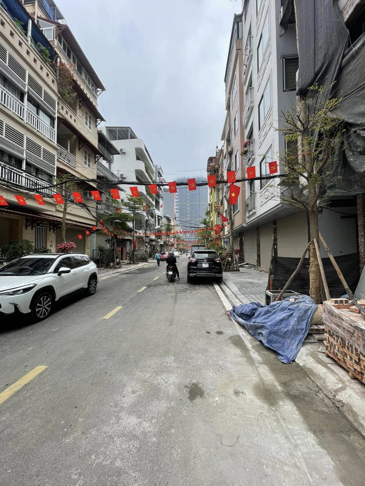NHÀ ĐEP, NGÕ 343, AN DƯƠNG VƯƠNG, TÂY HỒ: 40M X5T, MT 4M, GIÁ 12,1 TỶ.
