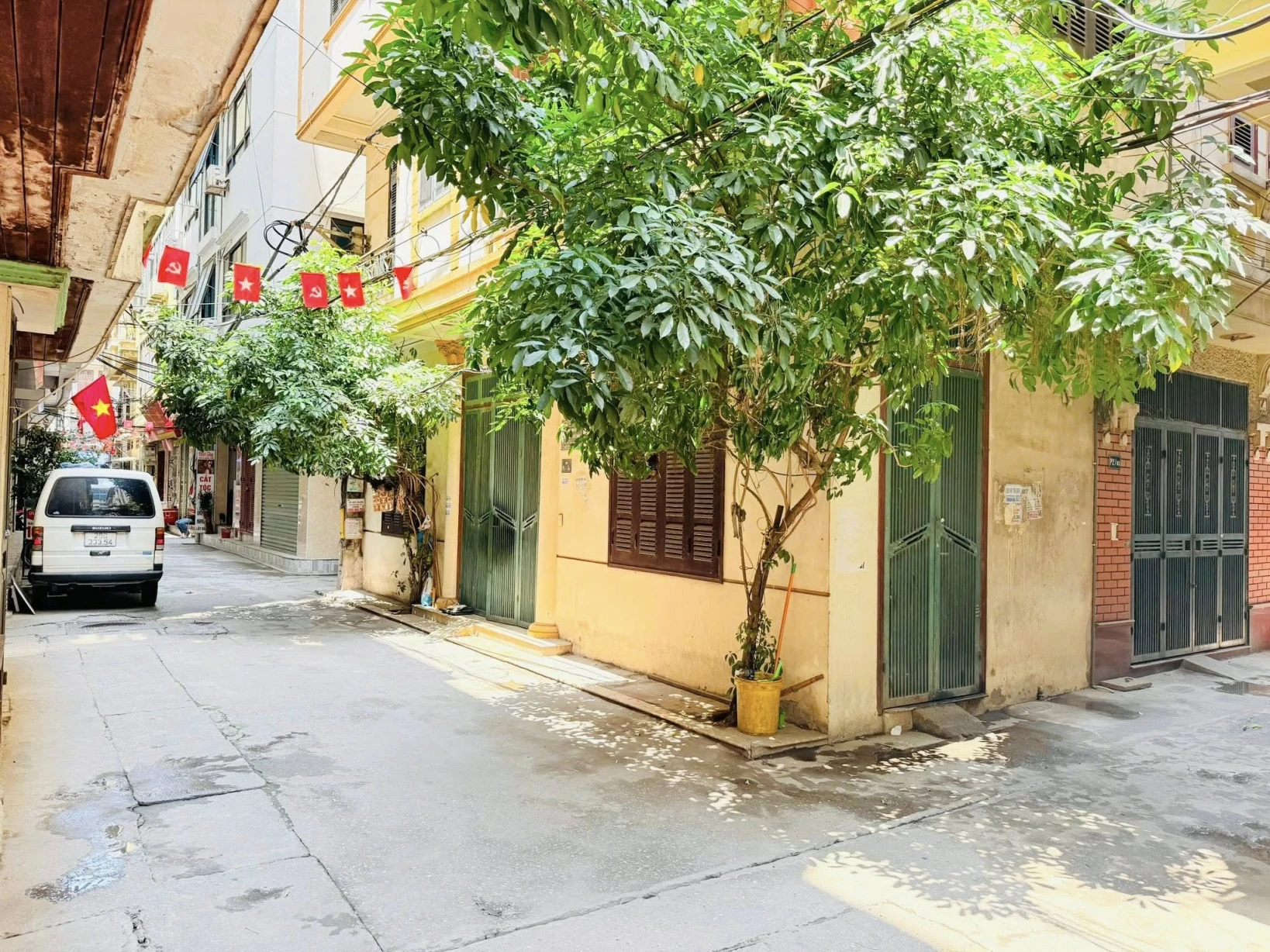 NHÀ PHỐ, PHAN VĂN TRƯỜNG, CẦU GIẤY-KD-Ô TÔ: 33/40M X5T, MT 10M, GIÁ 12,5 TỶ.