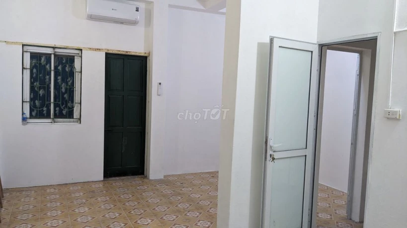 Cho thuê nhà riêng 30m2x 3 tầng tại ngõ 1194 Đường Láng.