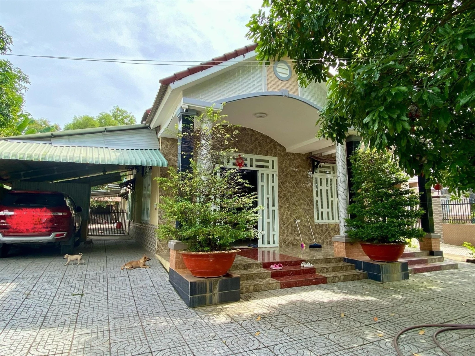 Bán biệt thự vườn, mặt tiền đường Lê Đức Thọ - Trung tâm TP. Phú Mỹ - Bà Rịa - Vũng Tàu